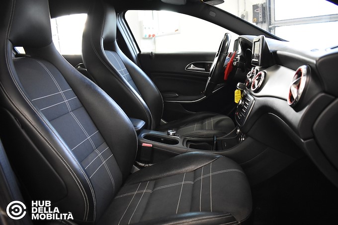 MERCEDES-BENZ GLA 200 CDI Automatic Sport